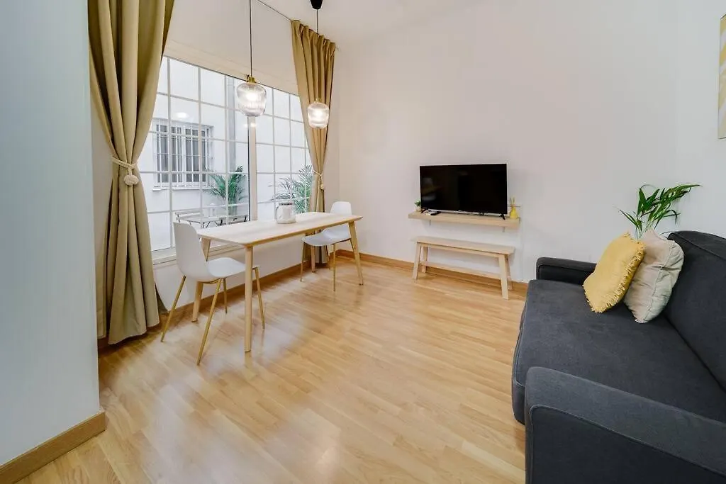 Encantador Apartamento Con Patio Málaga 0*,